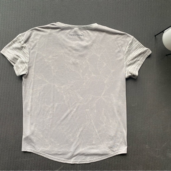 KARI TRAA Running/Yoga t-shirt - Women’s S/P - Picture 4 of 8